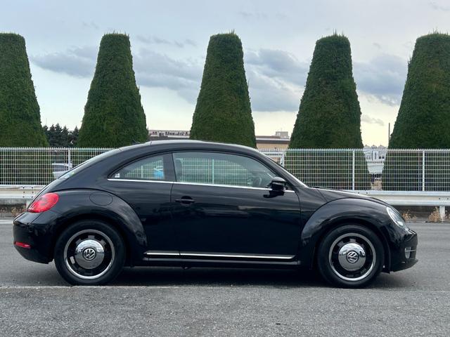 ザ・ビートル ビター　Ｇｏｏ鑑定車　保証付　２５０台限定車ビター　オートＨＩＤライト　クリアランスソナー　限定ホイール　プッシュスタートスイッチ　スマートキー２個　ナビ　ＴＶ　Ｂｌｕｅｔｏｏｔｈ　バックカメラ　ＥＴＣ（14枚目）