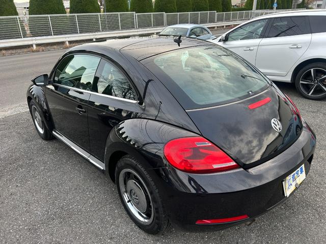 ザ・ビートル ビター　Ｇｏｏ鑑定車　保証付　２５０台限定車ビター　オートＨＩＤライト　クリアランスソナー　限定ホイール　プッシュスタートスイッチ　スマートキー２個　ナビ　ＴＶ　Ｂｌｕｅｔｏｏｔｈ　バックカメラ　ＥＴＣ（43枚目）
