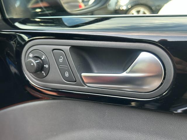 ザ・ビートル ビター　Ｇｏｏ鑑定車　保証付　２５０台限定車ビター　オートＨＩＤライト　クリアランスソナー　限定ホイール　プッシュスタートスイッチ　スマートキー２個　ナビ　ＴＶ　Ｂｌｕｅｔｏｏｔｈ　バックカメラ　ＥＴＣ（57枚目）