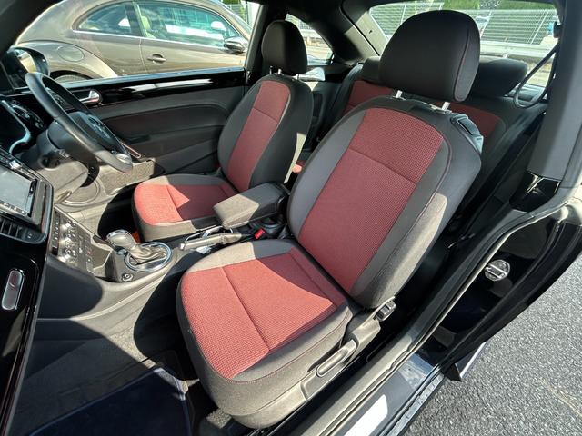 ザ・ビートル ビター　Ｇｏｏ鑑定車　保証付　２５０台限定車ビター　オートＨＩＤライト　クリアランスソナー　限定ホイール　プッシュスタートスイッチ　スマートキー２個　ナビ　ＴＶ　Ｂｌｕｅｔｏｏｔｈ　バックカメラ　ＥＴＣ（62枚目）