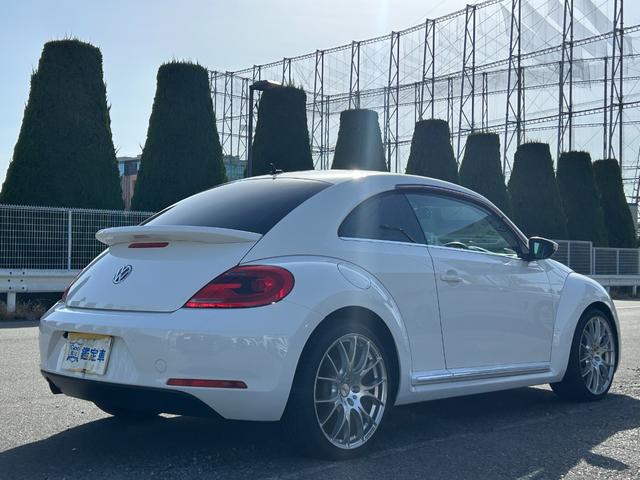 ザ・ビートル デザインレザーパッケージ Goo鑑定車 保証付 ヒーター付皮シート ナビ TV Bluetooth バックカメラ ETC キーレス2個 オートクルーズ RAYS19インチホイール ドラレコ前後 リアスポイラー(6枚目)