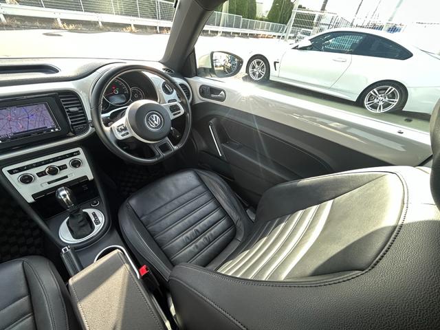 ザ・ビートル デザインレザーパッケージ Goo鑑定車 保証付 ヒーター付皮シート ナビ TV Bluetooth バックカメラ ETC キーレス2個 オートクルーズ RAYS19インチホイール ドラレコ前後 リアスポイラー(9枚目)