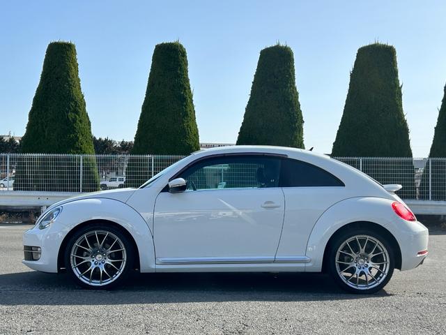 ザ・ビートル デザインレザーパッケージ Goo鑑定車 保証付 ヒーター付皮シート ナビ TV Bluetooth バックカメラ ETC キーレス2個 オートクルーズ RAYS19インチホイール ドラレコ前後 リアスポイラー(56枚目)