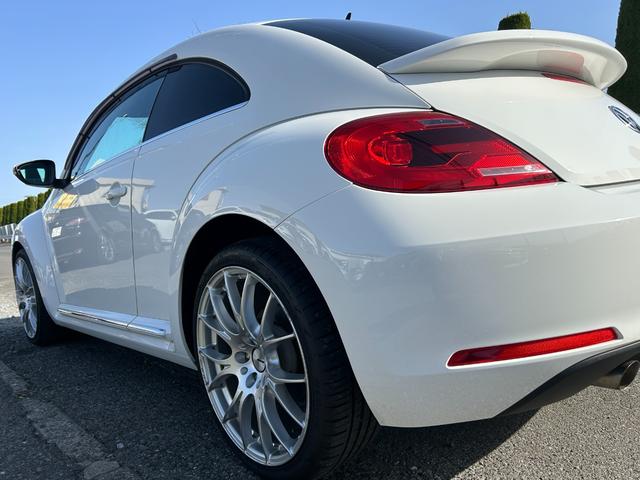 ザ・ビートル デザインレザーパッケージ Goo鑑定車 保証付 ヒーター付皮シート ナビ TV Bluetooth バックカメラ ETC キーレス2個 オートクルーズ RAYS19インチホイール ドラレコ前後 リアスポイラー(58枚目)