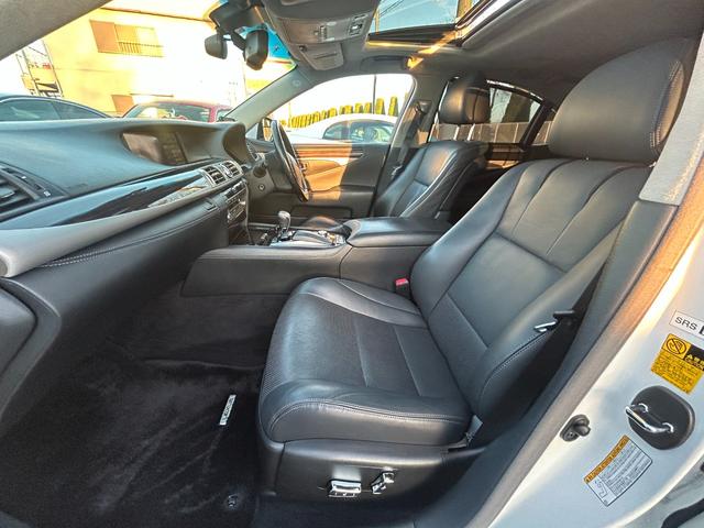 ＬＳ ＬＳ６００ｈ　バージョンＬ　ＧＯＯ鑑定車　保証１年付　サンルーフ　モデリスタスポイラー　ＯＰ１９インチホイール　ドラレコ　レーダー探知機　電動トランク　ステアリングヒーター　冷温風皮シート　ＴＶキット　スマートキー２個（9枚目）