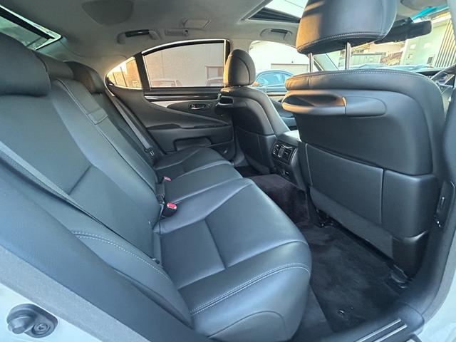 ＬＳ ＬＳ６００ｈ　バージョンＬ　ＧＯＯ鑑定車　保証１年付　サンルーフ　モデリスタスポイラー　ＯＰ１９インチホイール　ドラレコ　レーダー探知機　電動トランク　ステアリングヒーター　冷温風皮シート　ＴＶキット　スマートキー２個（47枚目）