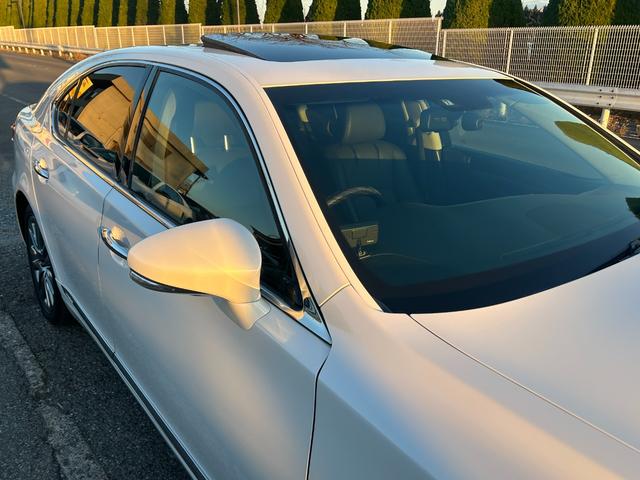 ＬＳ ＬＳ６００ｈ　バージョンＬ　ＧＯＯ鑑定車　保証１年付　サンルーフ　モデリスタスポイラー　ＯＰ１９インチホイール　ドラレコ　レーダー探知機　電動トランク　ステアリングヒーター　冷温風皮シート　ＴＶキット　スマートキー２個（58枚目）