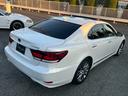 ＬＳ６００ｈ　バージョンＬ　ＧＯＯ鑑定車　保証１年付　サンルーフ　モデリスタスポイラー　ＯＰ１９インチホイール　ドラレコ　レーダー探知機　電動トランク　ステアリングヒーター　冷温風皮シート　ＴＶキット　スマートキー２個（16枚目）