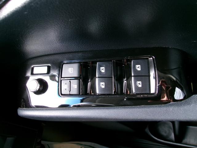 アルファード ２．５Ｓ　Ａパッケージ　雹災車　純正９インチナビ　ＴＶ　ＬＥＤヘッドライト　フォグライト　バックカメラ　ＥＴＣ　アルパイン後席モニター　デジタルインナーミラー　両側電動スライドドア　クルコン　ドラレコ（18枚目）