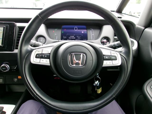 フィット ｅ：ＨＥＶホーム　雹災車　ナビ　バックカメラ　ホンダセンシング　ＬＥＤオートライト　オートハイビーム　パーキングソナー　ドラレコ　ハーフレザーシート　スマートキー（12枚目）