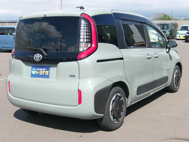 シエンタ ハイブリッドＺ　雹災車　ナビ　ＴＶ　マルチビューカメラ　両席シートヒーター　ＢＬｕｅｔｏｏｔｈ接続　ＬＥＤヘッドライト　スマートキー　トヨタセーフティセンス　アダクティブクルーズ　ＥＴＣ２．０（5枚目）