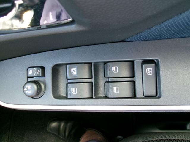 ルーミー カスタムＧ　雹災車　ナビ　バックカメラ　両席シートヒーター　アルミホイール　フォグランプ　ＬＥＤヘッドライト　スマートキー　トヨタセーフティセンス　アダクティブクルーズ　ビルトインＥＴＣ　両側電動スライドドア（20枚目）