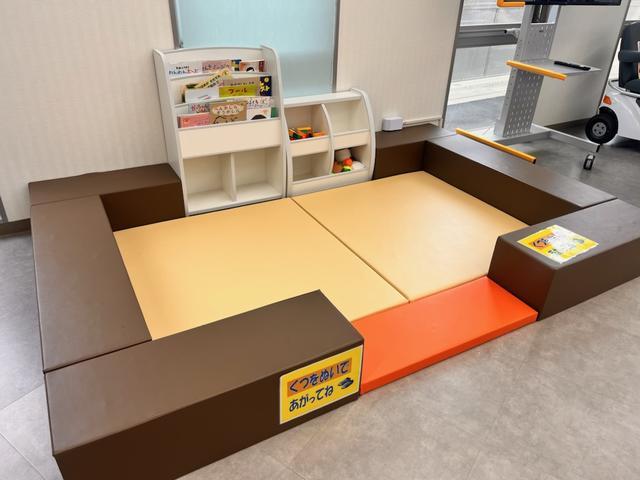 キッズコーナー完備してます。お子様も是非ご一緒にご来店ください！！