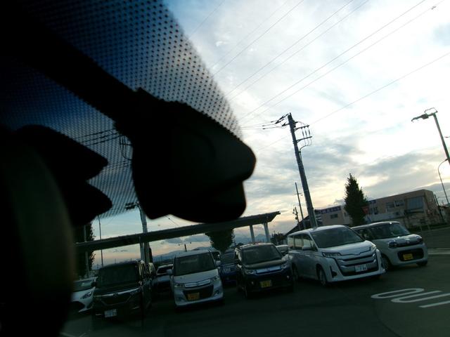 フリード＋ハイブリッド ハイブリッドＧ・ホンダセンシング　９インｔナビ　ＴＶ　ＤＶＤ再生　バックカメラ　ＢＬｕｅｔｏｏｔｈ接続　両席シートヒーター　スマートキー　ＣＭＢＳ　ＥＴＣ　両側電動スライドドア（26枚目）