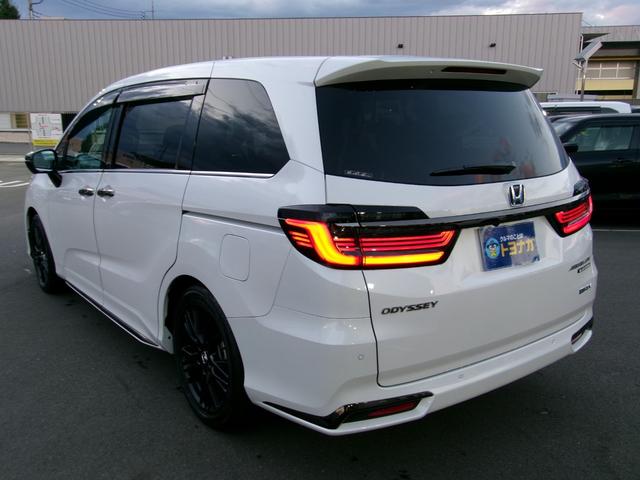 オデッセイハイブリッド e:HEVアブソルート・EXブラックエディション 11.4インチホンダkポネクトナビ フルセグ マルチビューカメラ ホンダセンシング 両側パワスライドドア パワーバックドア LEDオートライト パーキングソナー ヒーター付黒革パワーシート(7枚目)
