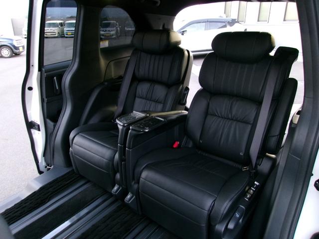 オデッセイハイブリッド e:HEVアブソルート・EXブラックエディション 11.4インチホンダkポネクトナビ フルセグ マルチビューカメラ ホンダセンシング 両側パワスライドドア パワーバックドア LEDオートライト パーキングソナー ヒーター付黒革パワーシート(16枚目)