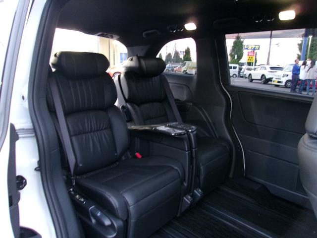 オデッセイハイブリッド e:HEVアブソルート・EXブラックエディション 11.4インチホンダkポネクトナビ フルセグ マルチビューカメラ ホンダセンシング 両側パワスライドドア パワーバックドア LEDオートライト パーキングソナー ヒーター付黒革パワーシート(19枚目)