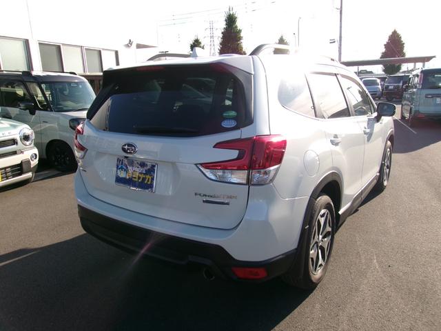 フォレスター ツーリング　アイサイト　ハーフレザーシート　ドライブレコーダー前後　両側パワーシート　フォグランプ　８インチナビ　フルセグテレビ　両席シートヒーター　ＥＴＣ　ワンオーナー　純正１７インチアルミホイール　ＬＥＤ（5枚目）