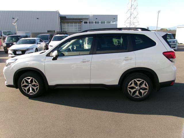 フォレスター ツーリング　アイサイト　ハーフレザーシート　ドライブレコーダー前後　両側パワーシート　フォグランプ　８インチナビ　フルセグテレビ　両席シートヒーター　ＥＴＣ　ワンオーナー　純正１７インチアルミホイール　ＬＥＤ（8枚目）