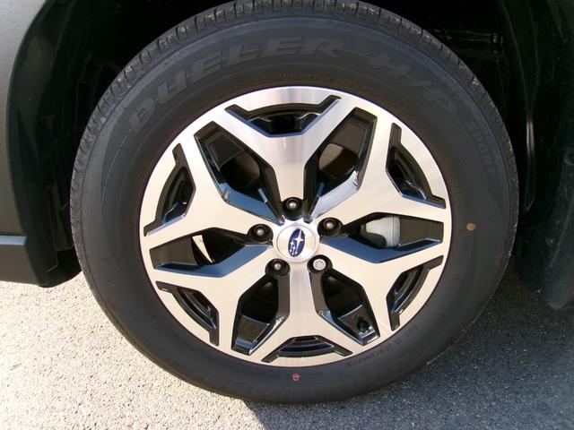 フォレスター ツーリング　アイサイト　ハーフレザーシート　ドライブレコーダー前後　両側パワーシート　フォグランプ　８インチナビ　フルセグテレビ　両席シートヒーター　ＥＴＣ　ワンオーナー　純正１７インチアルミホイール　ＬＥＤ（9枚目）