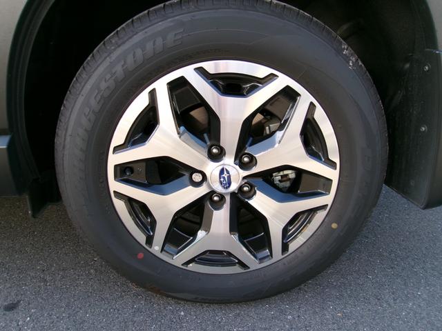 フォレスター ツーリング　アイサイト　ハーフレザーシート　ドライブレコーダー前後　両側パワーシート　フォグランプ　８インチナビ　フルセグテレビ　両席シートヒーター　ＥＴＣ　ワンオーナー　純正１７インチアルミホイール　ＬＥＤ（10枚目）