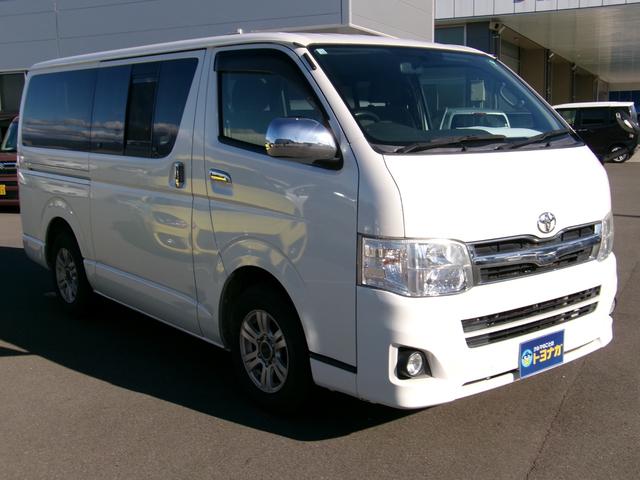 ハイエースバン 7インチナビ ワンセグ バックカメラ ドアバイザー オートエアコン キーレス HIDヘッドライト フォグランプ ETC コンセント ベッドキット 雹害車(4枚目)