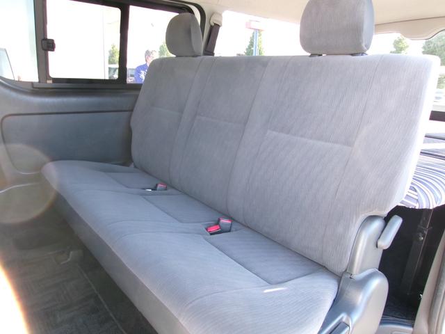ハイエースバン 7インチナビ ワンセグ バックカメラ ドアバイザー オートエアコン キーレス HIDヘッドライト フォグランプ ETC コンセント ベッドキット 雹害車(27枚目)