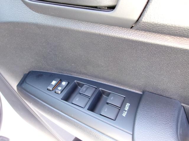 カローラフィールダー ハイブリッド　ＥＸ　ＬＥＤオートライト　フルセグＳＤナビ　Ｂｌｕｅｔｏｏｔｈ　バックカメラ　プッシュスタート　トヨタセーフティセンス　コーナーソナー　アイドリングストップ（14枚目）