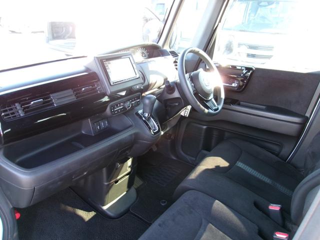 Ｎ－ＢＯＸカスタム Ｌ　雹害車　ワンオーナー　純正インターナビ　フルセグＴＶ　バックカメラ　ナビ連動前後ドラレコ　ホンダセンシング　パワースライドドア　ＬＥＤオートライト　パーキングソナー　シートヒーター（11枚目）