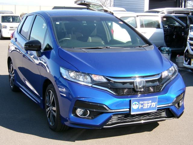 フィットハイブリッド Ｓ　ホンダセンシング　雹害車　ワンオーナー　純正インターナビ　フルセグＴＶ　バックカメラ　ＬＥＤオートライト　レーダークルーズコントロール　ビルトインＥＴＣ　スマートキー（3枚目）