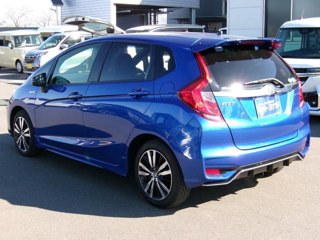 フィットハイブリッド Ｓ　ホンダセンシング　雹害車　ワンオーナー　純正インターナビ　フルセグＴＶ　バックカメラ　ＬＥＤオートライト　レーダークルーズコントロール　ビルトインＥＴＣ　スマートキー（6枚目）