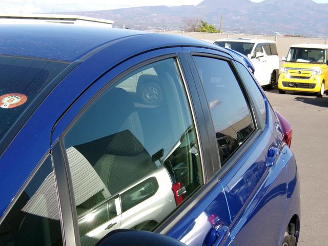 フィットハイブリッド Ｓ　ホンダセンシング　雹害車　ワンオーナー　純正インターナビ　フルセグＴＶ　バックカメラ　ＬＥＤオートライト　レーダークルーズコントロール　ビルトインＥＴＣ　スマートキー（9枚目）