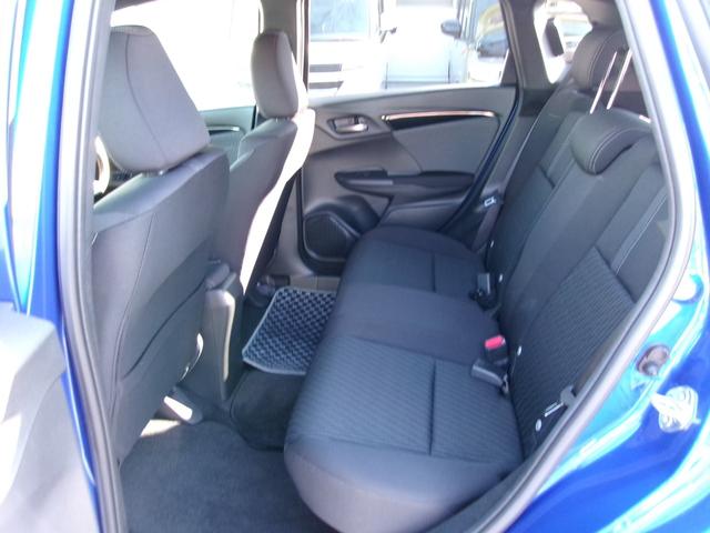 フィットハイブリッド Ｓ　ホンダセンシング　雹害車　ワンオーナー　純正インターナビ　フルセグＴＶ　バックカメラ　ＬＥＤオートライト　レーダークルーズコントロール　ビルトインＥＴＣ　スマートキー（12枚目）