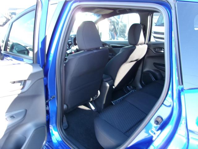 フィットハイブリッド Ｓ　ホンダセンシング　雹害車　ワンオーナー　純正インターナビ　フルセグＴＶ　バックカメラ　ＬＥＤオートライト　レーダークルーズコントロール　ビルトインＥＴＣ　スマートキー（13枚目）