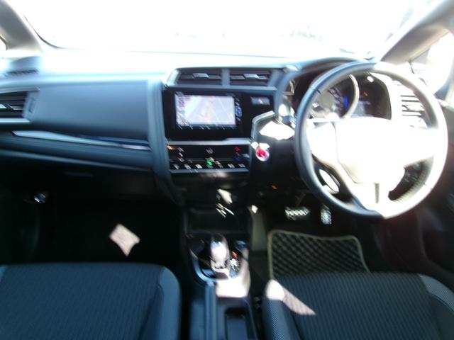 フィットハイブリッド Ｓ　ホンダセンシング　雹害車　ワンオーナー　純正インターナビ　フルセグＴＶ　バックカメラ　ＬＥＤオートライト　レーダークルーズコントロール　ビルトインＥＴＣ　スマートキー（14枚目）