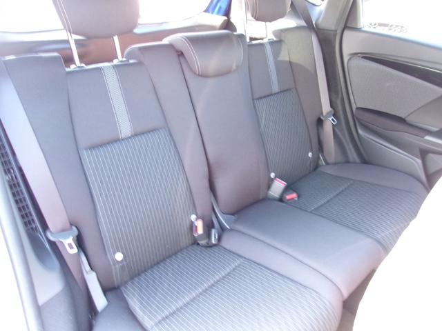 フィットハイブリッド Ｓ　ホンダセンシング　雹害車　ワンオーナー　純正インターナビ　フルセグＴＶ　バックカメラ　ＬＥＤオートライト　レーダークルーズコントロール　ビルトインＥＴＣ　スマートキー（18枚目）