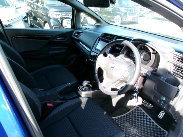 フィットハイブリッド Ｓ　ホンダセンシング　雹害車　ワンオーナー　純正インターナビ　フルセグＴＶ　バックカメラ　ＬＥＤオートライト　レーダークルーズコントロール　ビルトインＥＴＣ　スマートキー（19枚目）