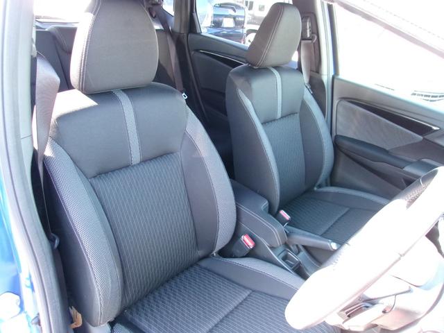 フィットハイブリッド Ｓ　ホンダセンシング　雹害車　ワンオーナー　純正インターナビ　フルセグＴＶ　バックカメラ　ＬＥＤオートライト　レーダークルーズコントロール　ビルトインＥＴＣ　スマートキー（20枚目）