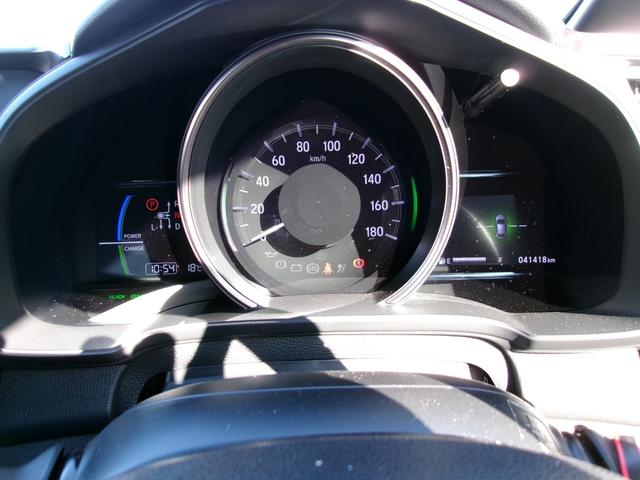 フィットハイブリッド Ｓ　ホンダセンシング　雹害車　ワンオーナー　純正インターナビ　フルセグＴＶ　バックカメラ　ＬＥＤオートライト　レーダークルーズコントロール　ビルトインＥＴＣ　スマートキー（26枚目）