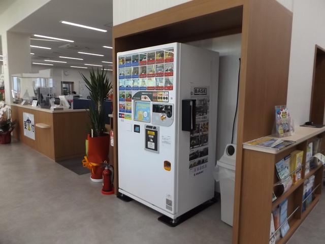 フィットハイブリッド Ｓ　ホンダセンシング　雹害車　ワンオーナー　純正インターナビ　フルセグＴＶ　バックカメラ　ＬＥＤオートライト　レーダークルーズコントロール　ビルトインＥＴＣ　スマートキー（60枚目）