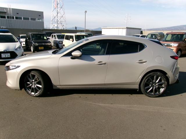 ＭＡＺＤＡ３ファストバック １５Ｓツーリング　マツダコネクトナビ　ＴＶ　３６０カメラ　ＬＥＤヘッドライト　アダクティブクルーズ　Ｂｌｕｅｔｏｏｔｈ接続　前後ドラレコ　ワンオーナー　禁煙車（10枚目）