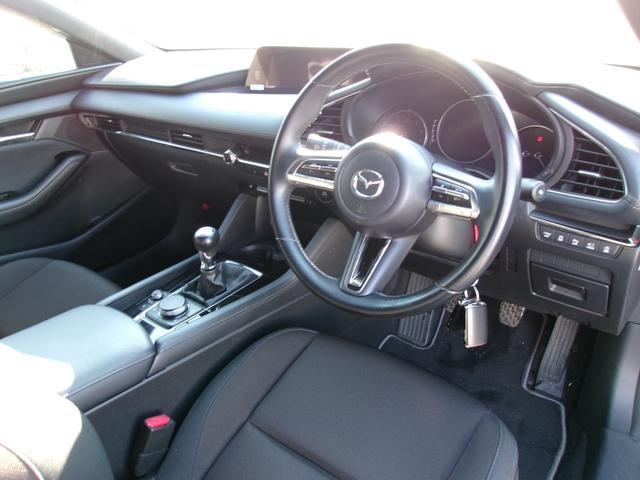 ＭＡＺＤＡ３ファストバック １５Ｓツーリング　マツダコネクトナビ　ＴＶ　３６０カメラ　ＬＥＤヘッドライト　アダクティブクルーズ　Ｂｌｕｅｔｏｏｔｈ接続　前後ドラレコ　ワンオーナー　禁煙車（16枚目）