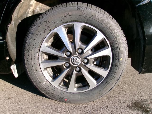 エスクァイア ハイブリッドＧｉ　雹害　アルパイン９インチナビ　アルパインリヤモニター　バックカメラ　フルセグテレビ　純正１５インチアルミホイール　トヨタセーフティセンス　前席シートヒーター　ＬＥＤヘッドライト　両側パワースライドドア（10枚目）