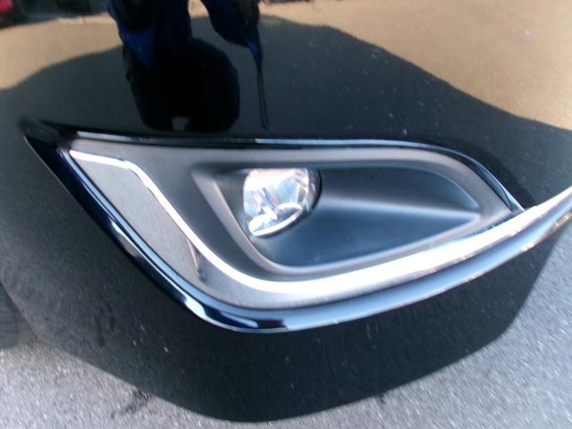 エスクァイア ハイブリッドＧｉ　雹害　アルパイン９インチナビ　アルパインリヤモニター　バックカメラ　フルセグテレビ　純正１５インチアルミホイール　トヨタセーフティセンス　前席シートヒーター　ＬＥＤヘッドライト　両側パワースライドドア（14枚目）