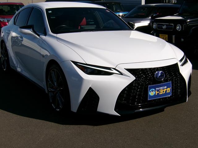 ＩＳ ＩＳ３００ｈ　Ｆスポーツ　軽度雹害車　レッドレザーシート　シートヒーター　ステアリングヒーター　マルチビューモニター　フロントドライブレコーダー（10枚目）