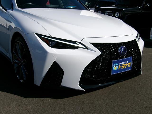 ＩＳ ＩＳ３００ｈ　Ｆスポーツ　軽度雹害車　レッドレザーシート　シートヒーター　ステアリングヒーター　マルチビューモニター　フロントドライブレコーダー（13枚目）