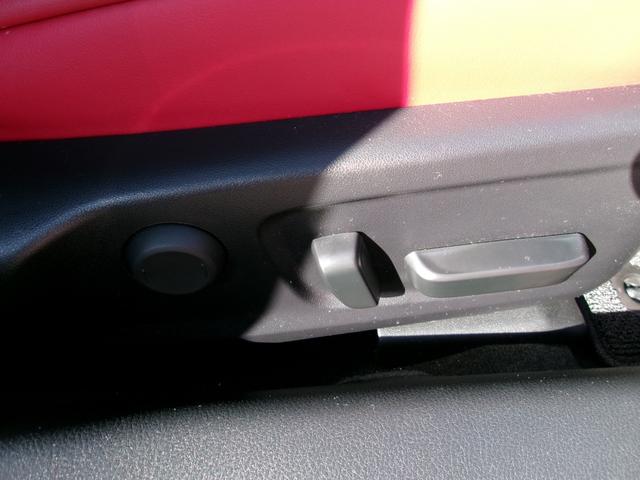 ＩＳ ＩＳ３００ｈ　Ｆスポーツ　軽度雹害車　レッドレザーシート　シートヒーター　ステアリングヒーター　マルチビューモニター　フロントドライブレコーダー（30枚目）