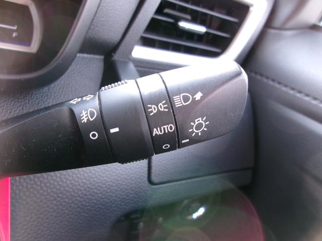 ルーミー カスタムG-T 雹災車 9インチナビ TV DVD再生 バックカメラ Bluetooth接続 前後ドラレコ スマートキー 両席シートヒーター スマートアシスト ETC 両側電動スライドドア(17枚目)