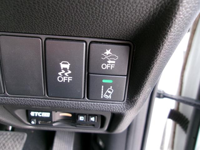 ステップワゴンスパーダ e:HEVスパーダ G・EX ホンダセンシング 雹災車 10インチナビ TV DVD再生 バックカメラ スマートキー LEDヘッドライト ハーフレザーシート 両席シートヒーター 後席モニター CMBS ETC 両側電動スライドドア(17枚目)