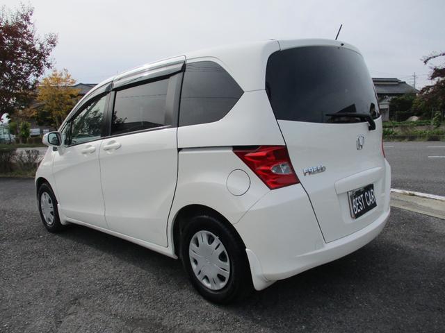 フリード Ｇ　ジャストセレクション　ＥＴＣ　バックカメラ　ナビ　ＴＶ　バックカメラ両側スライド・片側電動　ＨＩＤオートライト」キーレスエントリー　電動格納ミラー　３列シート　ウォークスルー　ＣＤ　ＵＳＢ　Ｂｌｕｅｔｏｏｔｈ（20枚目）